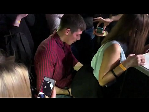 ❤️ ibalopo gidi ni a Russian nightclub. 18-odun-atijọ Russian girl ni anus ati obo buru jai ni a nightclub ❤️❌  ni% yo.niceporn.ru  ️❤